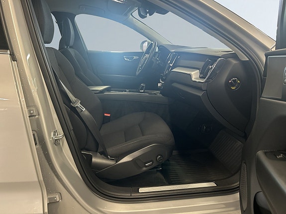 Volvo XC60 10 of 23