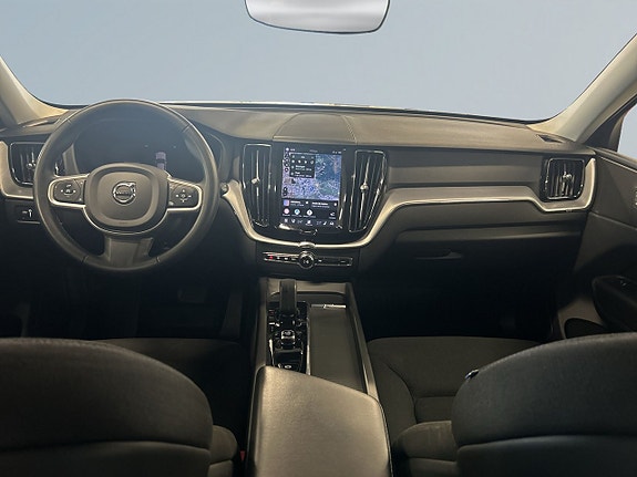 Volvo XC60 8 of 23