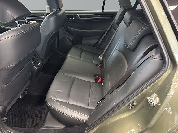 Subaru Outback 8 of 19