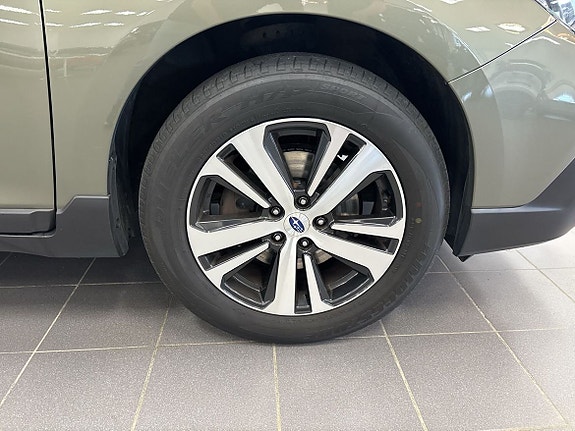 Subaru Outback 12 of 19