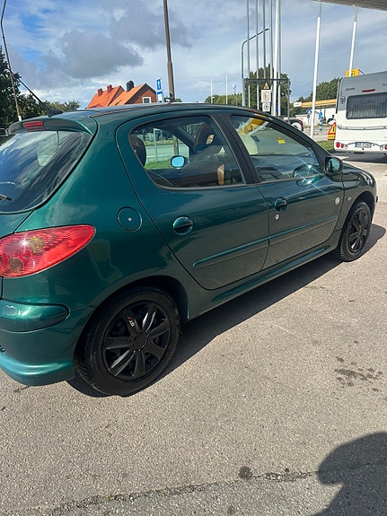 Peugeot 206 9 of 12