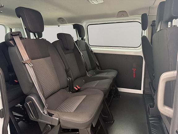 Ford Transit Custom 25 of 30