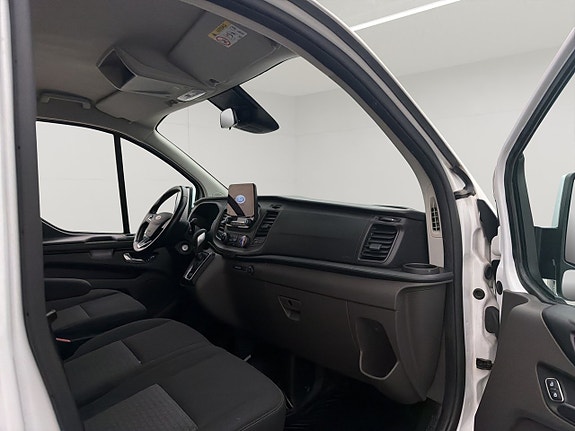Ford Transit Custom 27 of 30