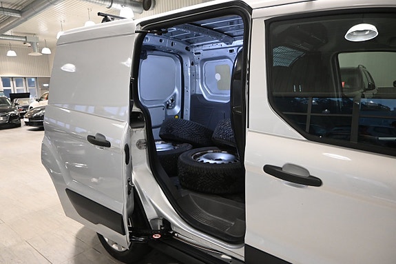 Ford Transit Connect 13 of 23