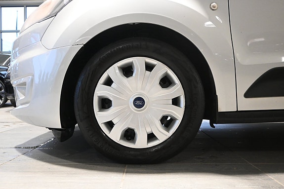 Ford Transit Connect 6 of 23