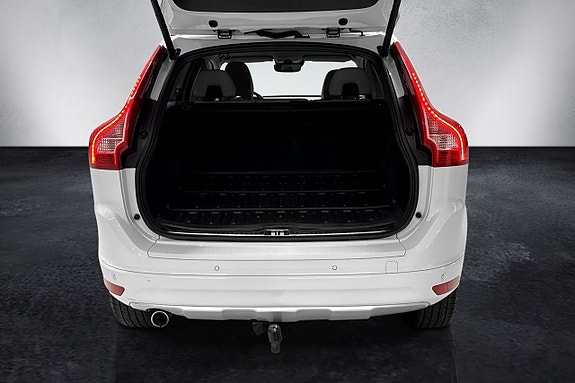 Volvo XC60 14 of 17