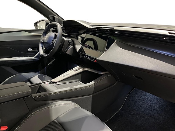 Peugeot 408 4 of 14