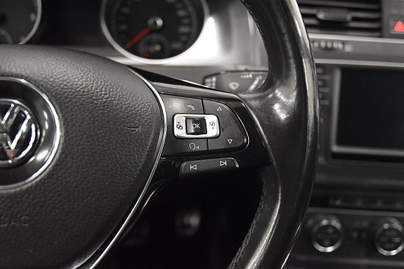 Volkswagen Golf Alltrack 11 of 19