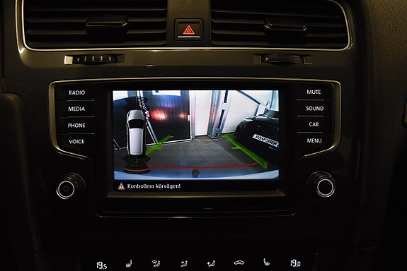 Volkswagen Golf Alltrack 17 of 19
