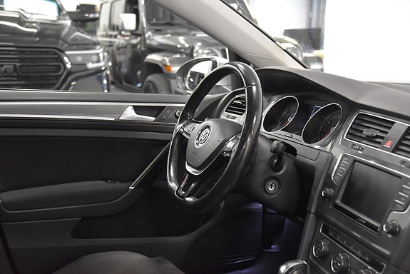 Volkswagen Golf Alltrack 8 of 19