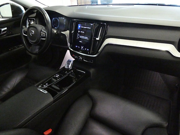 Volvo V60 11 of 21