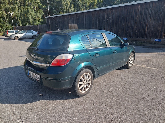 Opel Astra 3 of 8
