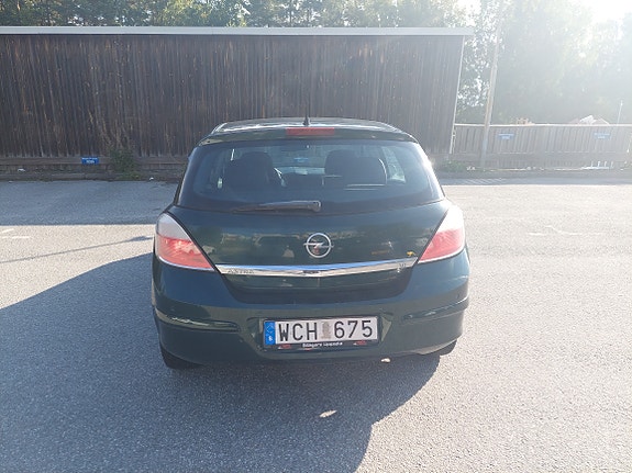 Opel Astra 2 of 8