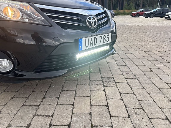 Toyota Avensis 13 of 16