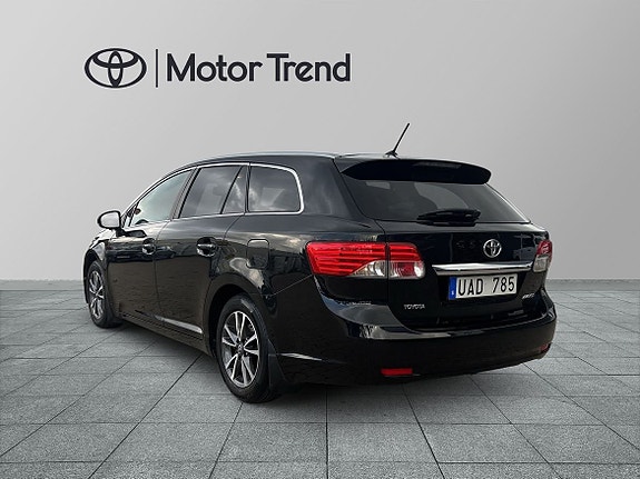 Toyota Avensis 2 of 16