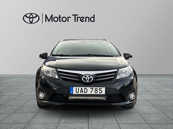 Toyota Avensis 5 of 16