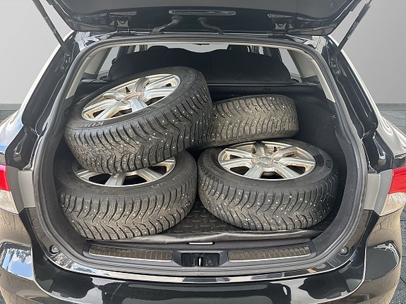 Toyota Avensis 11 of 16