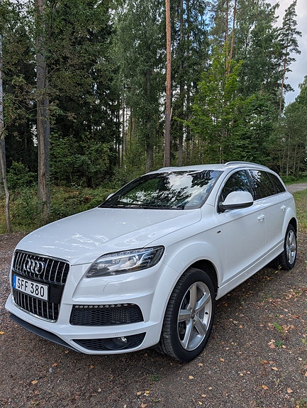 Audi Q7 2 of 16