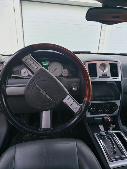 Chrysler 300C 8 of 8