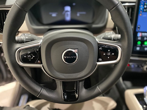 Volvo XC90 24 of 27