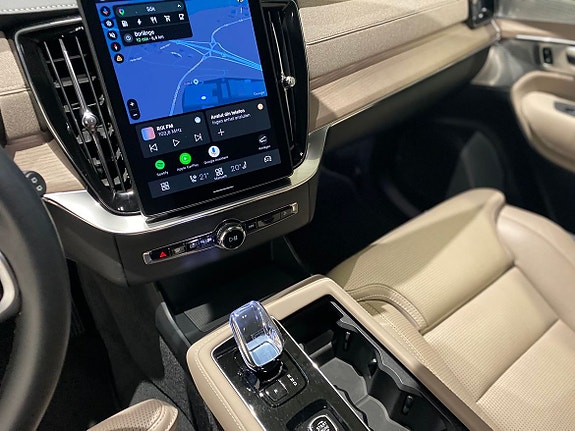 Volvo XC90 23 of 27