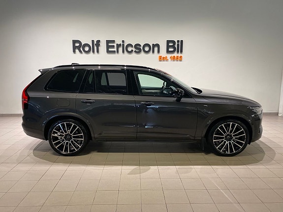 Volvo XC90 4 of 27