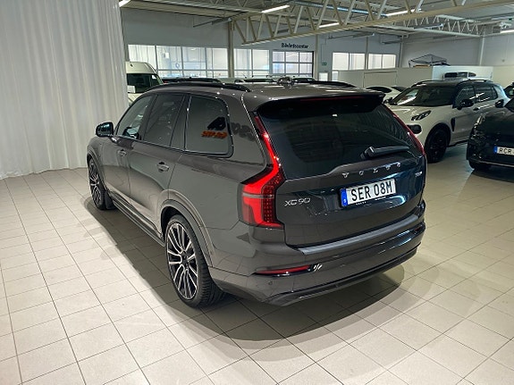 Volvo XC90 3 of 27