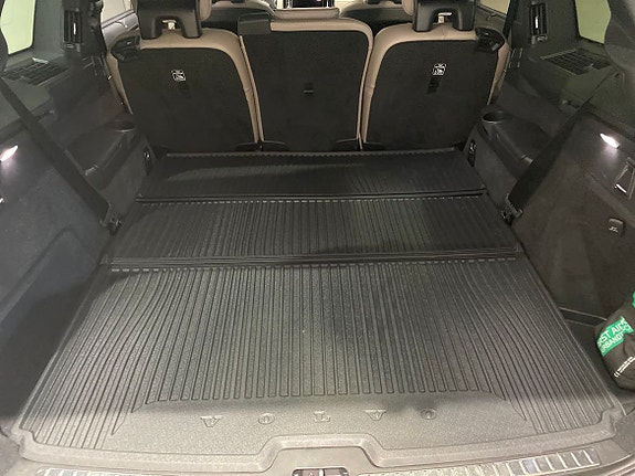 Volvo XC90 13 of 27