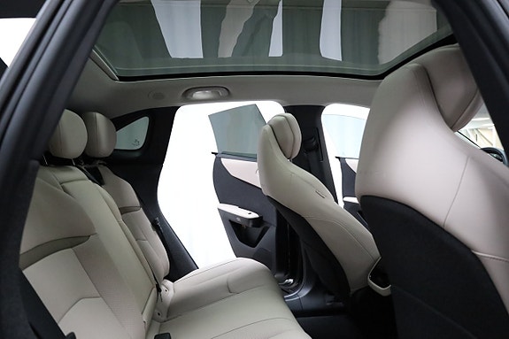 Mazda CX-6e 24 of 30