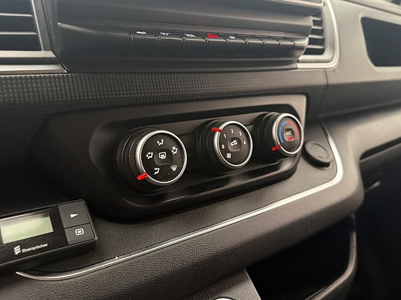Renault Trafic 22 of 30