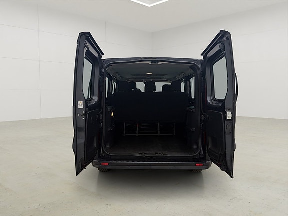 Renault Trafic 12 of 30