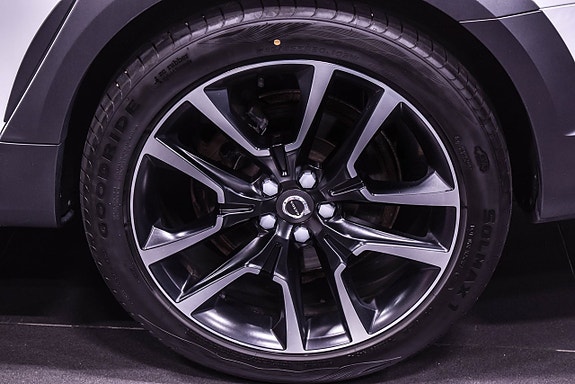 Volvo V90 Cross Country 4 of 22