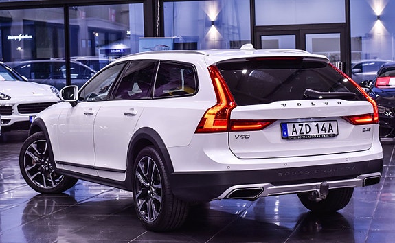 Volvo V90 Cross Country 3 of 22