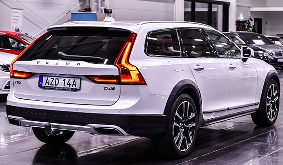 Volvo V90 Cross Country 8 of 22
