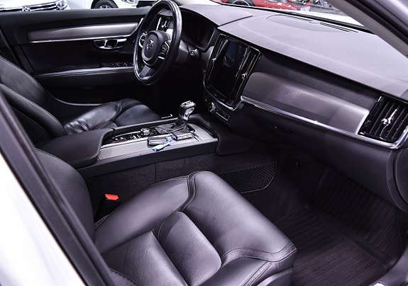 Volvo V90 Cross Country 12 of 22