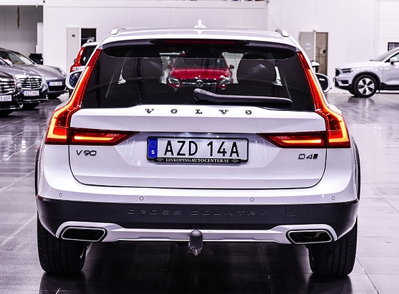Volvo V90 Cross Country 9 of 22