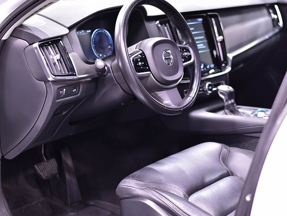 Volvo V90 Cross Country 11 of 22