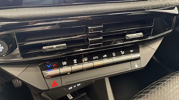 Renault Clio 19 of 23