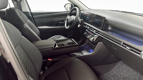 Hyundai Tucson 3 of 12