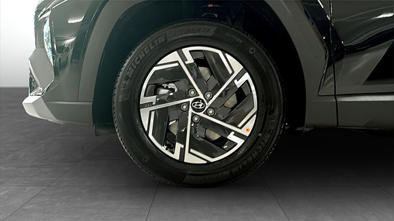 Hyundai Tucson 9 of 12