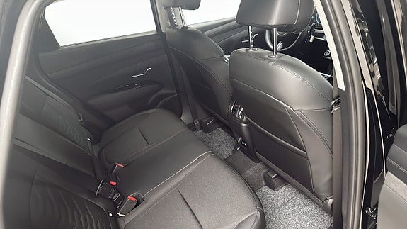 Hyundai Tucson 5 of 12
