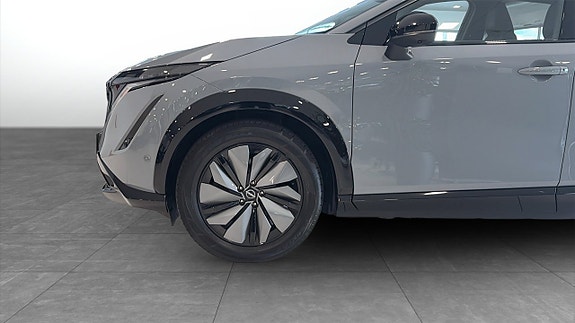 Nissan Ariya 9 of 12