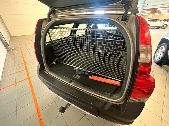 Volvo XC70 3 of 6