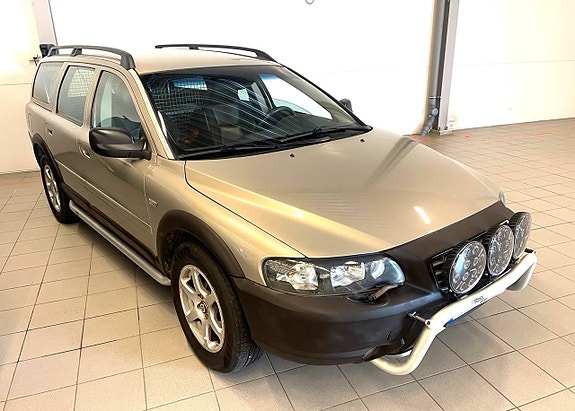 Volvo XC70 2 of 6