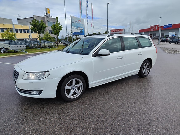 Volvo V70 3 of 11