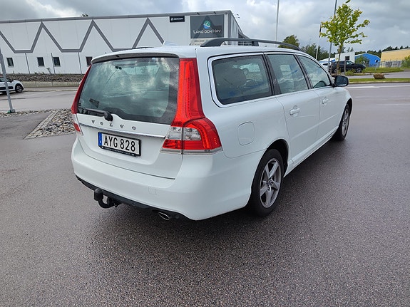 Volvo V70 4 of 11