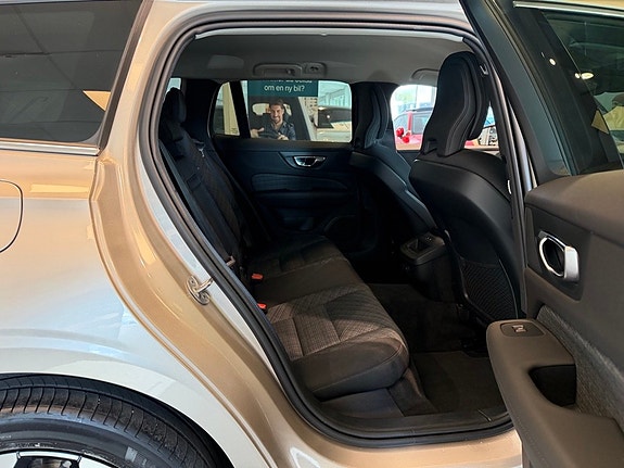 Volvo V60 23 of 29