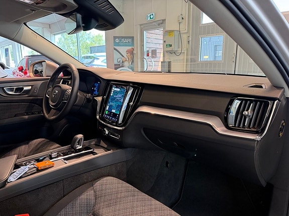 Volvo V60 8 of 29