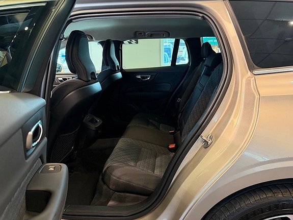 Volvo V60 24 of 29