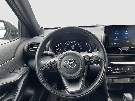 Toyota Yaris Cross 9 of 16